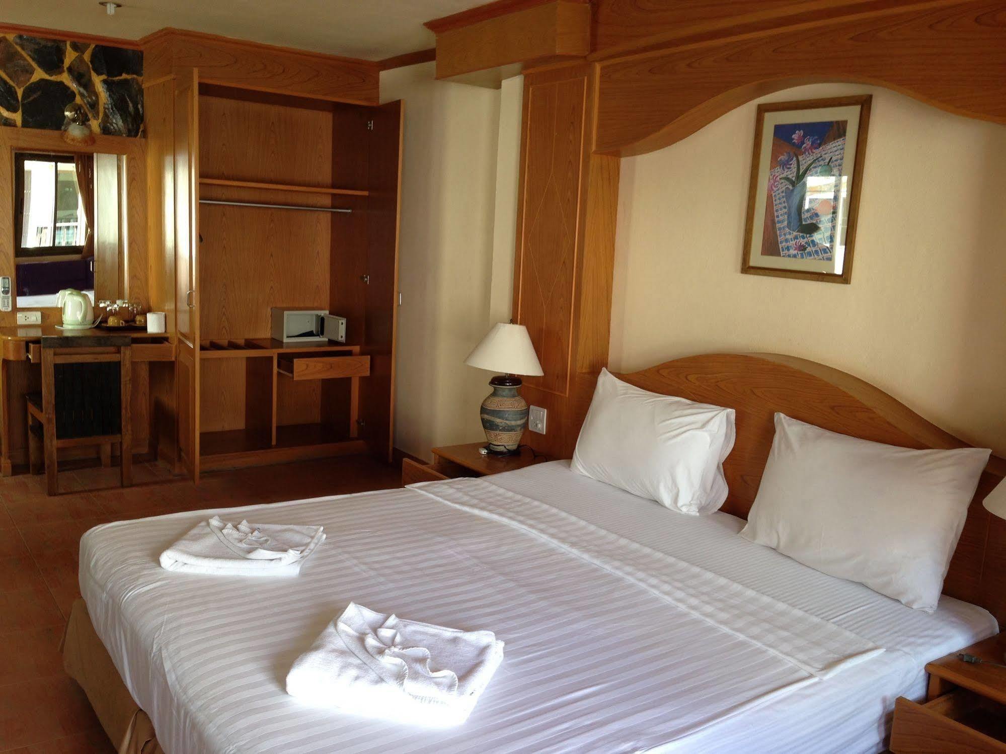 The House Patong Hotel Ngoại thất bức ảnh