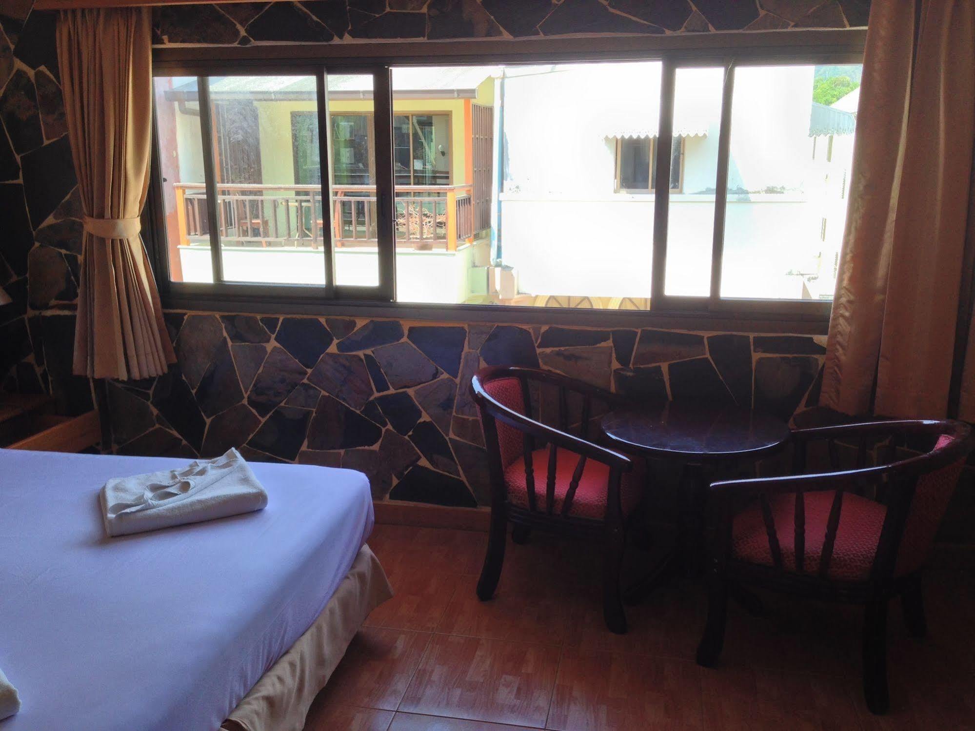 The House Patong Hotel Ngoại thất bức ảnh
